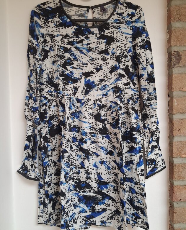 Robe ML CKS noire, bleue et blanche 14 ans