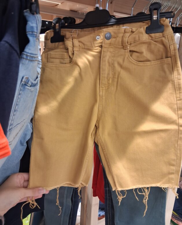 Short Slim moutarde Kiabi 10 ans
