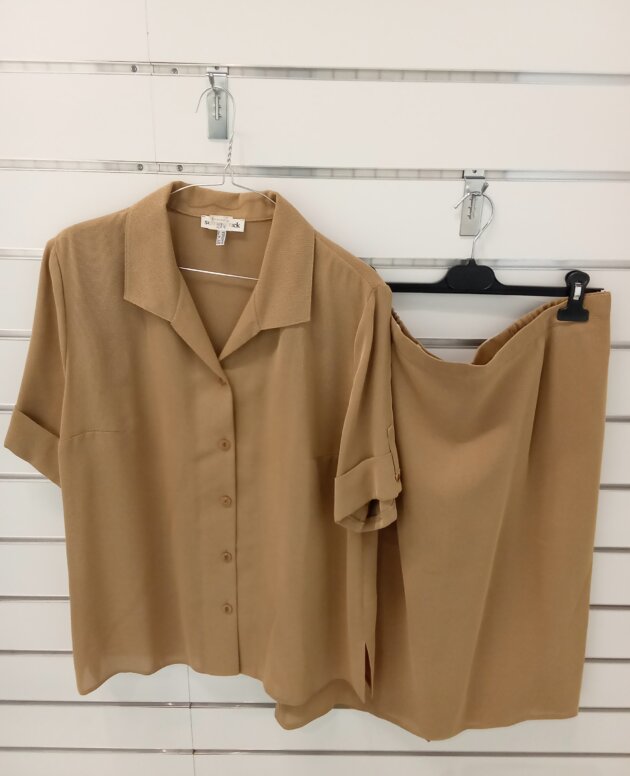 Ens chemisier/jupe beige Schmeinck 48