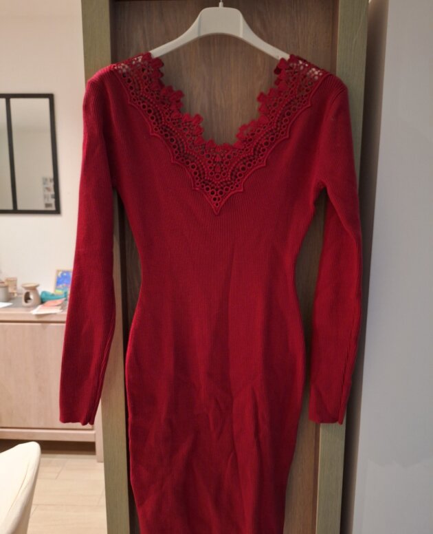 Robe rouge manche longue
